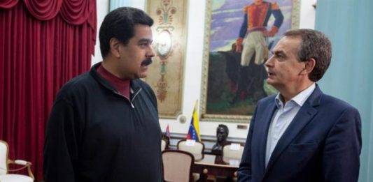 FOTOGRAFÍA. CARACAS (VENEZUELA), 16 DE OCTUBRE DE 2016. El expresidente del Gobierno de España, exsecretario general del partido Socialista Obrero Español (PSOE) y supuesto 'comisario' y 'puente' de la Internacional Socialista europea con los regímenes narco-comunistas y totalitarios ultras de Hispanoamérica, José Luis Rodriguez Zapatero (d), durante un encuentro con el tirano de ultraizquierda de Venezuela, Nicolás Maduro Moros (i), en el Palacio del Gobierno de este país. Efe