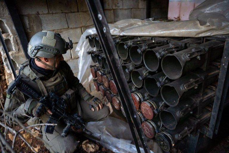 FOTOGRAFÍA. SUR DEL LÍBANO, 28 DE DICIEMBRE DE 2024. Las tropas de las Fuerzas de Defensa de Israel (FDI) dle Ejército israelí el Tzáhal localizaron y desmantelaron un túnel subterráneo de los grupos terroristas del "Radwan" de la banda terrorista islamofascista, chuí y antisemita libanés Hezbolá (Hezbollah)y una infraestructura de ataque de Hezbolá en el sur del Líbano durante el cese de fuego que lleva ya más de un mes sin interrupción. Tzáhal/Lasvocesdelpueblo (Ñ Pueblo)