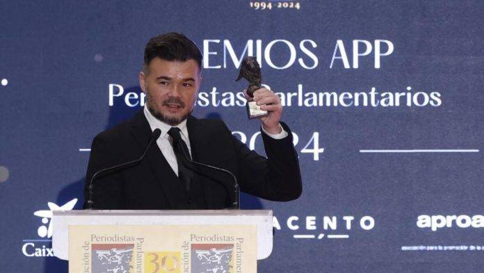La progre Asociación de Periodistas Parlamentarios premia a diputados y senadores separatistas; socialistas y extrema izquierdistas de (ERC PSOE Podemos), Rufián, oscar Puento , Romero Cuadrado, (3) FOTOGRAFÍA. MADRID (REINO DE ESPAÑA), 19 DE DICIEMBRE DE 2024. El portavoz de la extrema izquierda separatista Esquerra Republicana de Catalunya (ERC), Juan Gabriel Rufián Romero (Gabriel Rufián) durante la XV edición de los Premios Imagen de las Cortes Generales del Reino de España organizada por la progre Asociación de Periodistas Parlamentarios (APP) que se ha celebrado este miércoles en Madrid. Efe