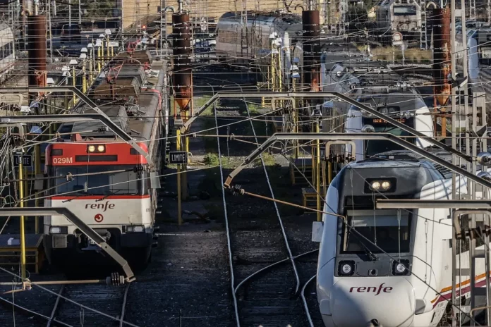Trenes de cercanias y de media distancia FOTOGRAFÍA. MADRID (COMUNIDAD DE MADRID) REINO DE ESPAÑA, 23 DE DICIEMBRE DE 2024. Trenes de cercanías y de media distancia. Efe