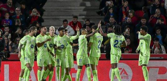 FOTOGRAFÍA PALMA DE MALLORCA) REINO DE ESPAÑA, 03 DE DICIEMBRE DE 2024. Los jugadores del FC Barcelona, el brasileño Raphinha (d) y Marc Casadó, celebran tras marcar el segundo gol ante el Mallorca, durante el partido de la jornada 19 de LaLiga EA Sports que RCD Mallorca y FC Barcelona disputaron en el estadio de Son Moix. Efe