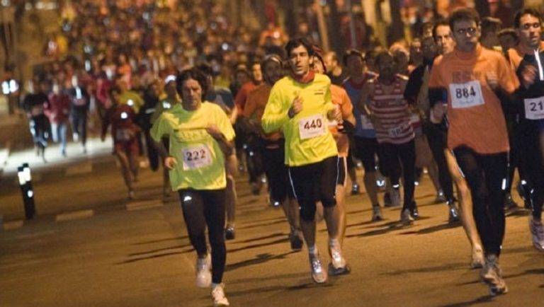 FOTOGRAFÍA. MANLLEU (BARCELONA) REINO DE ESPAÑA, 18 DE DICIEMBRE DE 2024. El martes 31 de diciembre, a partir de las 7 de la tarde, se celebrará en Manlleu la 37ª edición de la San Silvestre, una carrera popular, gratuita y abierta a todo el mundo organizada por el Club Olímpic Manlleu. Esta carrera atlética se ha convertido en un referente de las carreras atléticas populares de Fin de Año, tanto en la comarca de Osona como en el ámbito del atletismo catalán. Lasvocesdelpueblo (Ñ Pueblo)