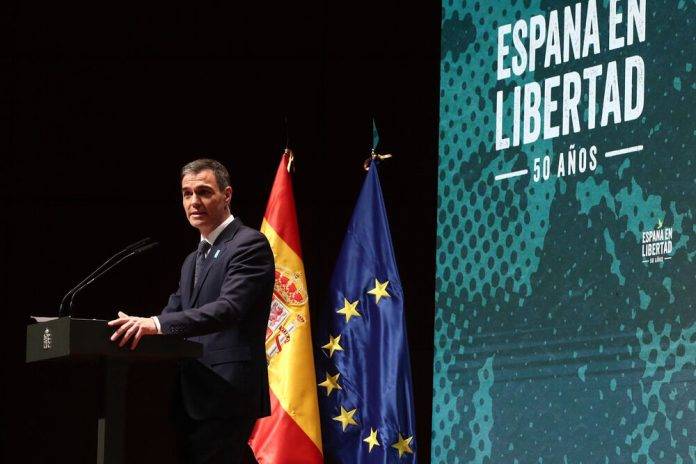080125-sanchez-espana-en-liberta (2) FOTOGRAFÍA. MADRID (REINO DE ESPAÑA), 08 DE ENERO DE 2025. El presidente del Gobierno de España y secretario general del PSOE, Pedro Sánchez Pérez-Castejón, ha iniciado hoy su guerra contra el exjefe del Estado español, Francisco Franco Bahamonde, bajo lema "España en Libertad", y ha asegurado que "no hace falta ser de una determinada ideología -ni de izquierdas, ni de centro, ni de derechas- para mirar con tristeza y terror los años oscuros del franquismo y temer que ese retroceso se repita. Basta con ser demócratas". Lasvocesdelpueblo (Ñ Pueblo)