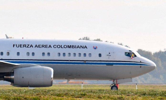 FOTOGRAFÍA. BOGOTÁ (COLOMBIA), 27 DE ENERO DE 2025. Dos aviones colombianos partieron este lunes a Estados Unidos para repatriar a 110 deportados inmigrantes delincuentes ilegales tras la crisis diplomática causada por la decisión del presidente del narco-regimen del ex-terrorista comunista, Gustavo Francisco Petro Urrego (Gustavo Petro), de no permitir la llegada de dos aeronaves con delincuentes inmigrantes en esa "condición hasta que se les garantizara un trato digno". Lasvocesdelpueblo (Ñ Pueblo)