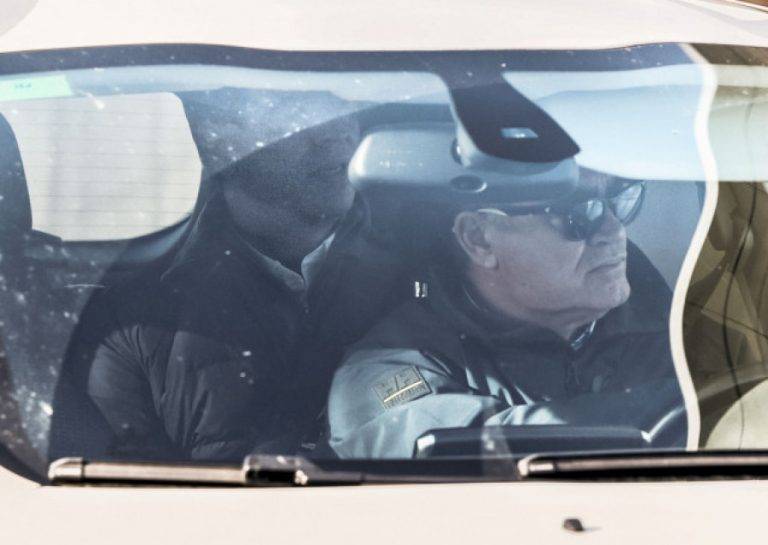 El investigado hermano de Pedro Sánchez (David Sánchez Pérez-Castejón) sale del garaje del edificio judicial en el interior de un vehículo distinto con el que llegó