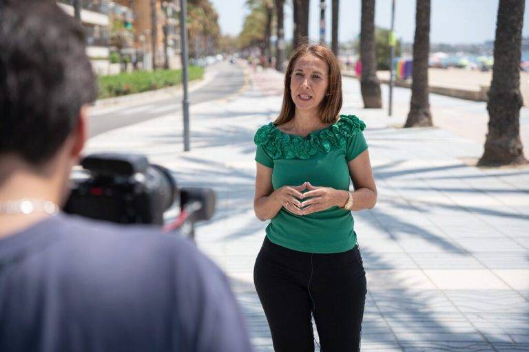 FOTOGRAFÍA. SALOU (TARRAGONA) CATALUÑA (REINO DE ESPAÑA), 28 DE ENERO DE 2025. La portavoz del Grupo Municipal de VOX en Salou, Ana Belén Rodríguez Ros, registrada este martes en la ciudad, capital de la Costa Dorada tarraconense. Lasvocesdelpueblo (Ñ Pueblo)