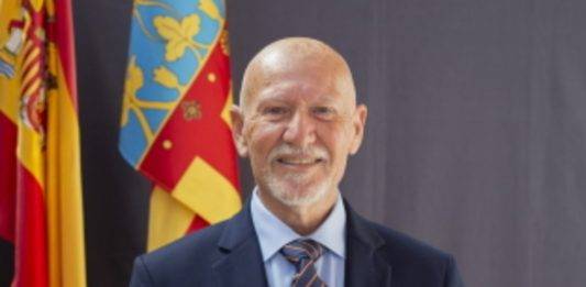 FOTOGRAFÍA. MUTXAMEL (ALICANTE) COMUNIDAD VALENCIANA (REINO DE ESPAÑA, 03 DE ENERO DE 2025. Ángel Ramón Martínez García, el concejal y portavoz adjunto del Grupo Municipal de VOX en Ayuntamiento de Mutxamel, registrado este viernes 3 de enero de 2025. Lasvocesdelpueblo (Ñ Pueblo)