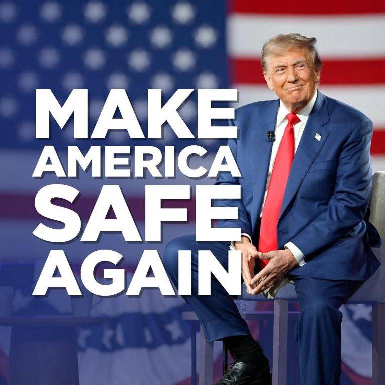 FOTOGRAFÍA. WASHINGTON (ESTADOS UNIDOS), 19/01/2025.- El presidente electo de Estados Unidos, Donald Trump, se despide de sus seguidores en el estadio Capital One Arena este domingo en Washington (EE.UU.). Trump se dio un baño de masas en un mitin en un estadio de Washington, un día antes de su investidura, donde arrancó con un "¡Ganamos!" y prometió actuar con "velocidad y fuerza históricas" para cumplir sus promesas, incluida la mayor deportación jamás realizada en el país. Lasvocesdelpueblo (Ñ Pueblo)