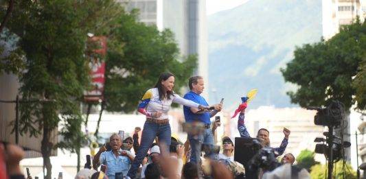 FOTOGRAFÍA. CHACAO (DISTRITO DE CARACAS) VENEZUELA, 09 DE ENERO DE 2025. La opositora María Corina Machado Parisca sale a la calle junto al pueblo venezolano en Chacao (Estado de Miranda) Venezuela entre gritos de "no tenemos miedo". En esos momentos históricos para la historia de venezuela, ha advertido a la dictadura de que: "Esto se acabó". "Nosotros ganamos y vencimos el miedo". "Venezuela será libre. No hay imposibles si los venezolanos vamos todos unidos". Lasvocesdelpueblo (Ñ Pueblo)