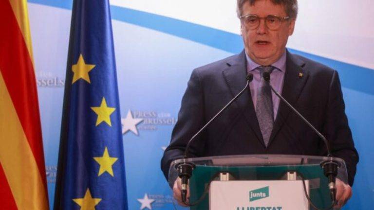 FOTOGRAFÍA. BRUSELAS (BÉLGICA), 09 DE SEPTIEMBRE DE 2024. El fugado de la Justicia española, expresidente del Gobierno de la Generalidad sediciosa de 2017 en la Comunidad autónoma de Cataluña y presidente de Junts per Catalunya (JxCat), Carles Puigdemont Casamajó, registrado hoy durante una rueda de prensa en la capital bruselas de Bruselas, en Bélgica. Efe