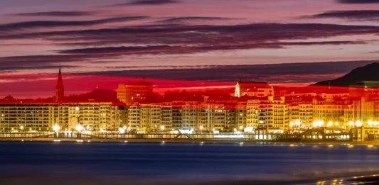 FOTOGRAFÍA. SAN SEBASTIÁN (LAS VASCONGADAS) REINO DE ESPAÑA, 02 DE ENERO DE 2024. Vista del amanecer este jueves en San Sebastián, Comunidad Autónoma de las Vascongadas, Reino de España. Efe