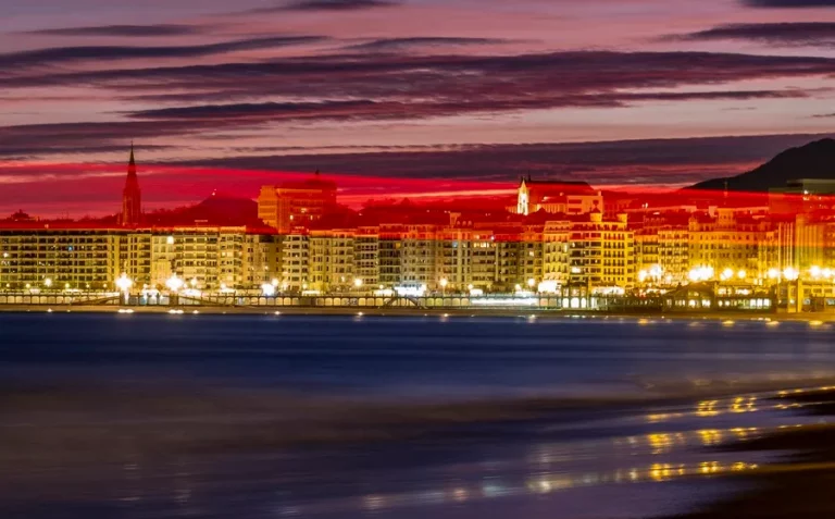 FOTOGRAFÍA. SAN SEBASTIÁN (LAS VASCONGADAS) REINO DE ESPAÑA, 02 DE ENERO DE 2024. Vista del amanecer este jueves en San Sebastián, Comunidad Autónoma de las Vascongadas, Reino de España. Efe