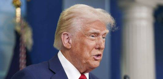 FOTOGRAFÍA. WASHINGTON (ESTADOS UNIDOS), 04/02/2025.- Fotografía del 30 de enero de 2025 del presidente de Estados Unidos, Donald Jonh Trump, hablando durante una rueda de prensa en la Casa Blanca en Washinhgton (Estados Unidos). La designación de los carteles del narcotráfico como organizaciones terroristas extranjeras (FTO) no se ha traducido todavía en medidas concretas, después de que anoche se cumpliera el plazo y el Departamento de Estado aún no haya emitido recomendaciones concretas sobre esta decisión del presidente Trump. Efe