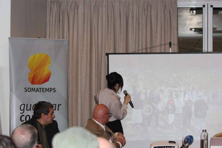  FOTOGRAFÍA. SARRIÁ-SAN GERVASIO (BARCELONA) CATALUÑA (REINO DE ESPAÑA, 21 DE FEBRERO DE 2025. La conferencia "Inmigración El Debate Imposible" ha reunido hoy en en distrito barcelonés de Sarriá-San Gervasio —en uno de los auditorios del Hotel Silken Sant Gervasi— a la miembro de la Asociación de Mujeres por la Igualdad (AMPI) y portavoz del Grupo Municipal de VOX en el Ayuntamiento de Tarrasa (Barcelona), Alicia Tomás Martínez (en la imagen); el Letrado de la Administración de la Justicia en el Juzgado de Primera Instancia Número 4 de Tarragona, presidente del Comité Ejecutivo Provincial de VOX en Tarragona y diputado por Tarragona al Parlamento de Cataluña, Sergio Macián de Greef; y el histórico del hispanismo en Barcelona, licenciado en Biología por la Universidad de Barcelona; Máster de Historia en Ciencias y Doctor en Filosofía e Historia de la Ciencia por la Universidad Autónoma de Barcelona (UAB); Catedrático de Instituto de Biología y Geología por Oposición desde el año 1984, Josep Alsina Calvés, para debatir sobre las consecuencias de la invasión migratoria en el viejo Continente, principalmente en los países de la Unión Europea; un acto presentado y dirigido por parte del delegado en Barcelona de la Fundación Denaes para la Defensa de la Nación Española, Vicente Durá Bono, en el que también intervenido también el presidente de asociación cultural Somatemps, Rafael María Molina. Lasvocesdelpueblo (Ñ Pueblo)