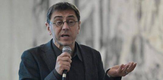 FOTOGRAFÍA. BUENOS AIRES (ARGENTINA), 21/03/2023.- El politólogo cofundador de la ultraizquierda feminista y Woke PODEMOS y docente en este centro universitario, Juan Carlos Monedero Fernández Gala (Juan Carlos Monedero), durante el "III Foro Mundial de Derechos Humanos" 2023, en Buenos Aires (Argentina). Efe 