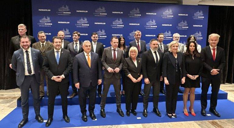 FOTOGRAFÍA. MADRID (REINO DE ESPAÑA), 07 DE FEBRERO DE 2025. Cumbre Patriotas (Patriots Party). ¿Qué se celebra? Este viernes, 7 de febrero, comienza en Madrid, la capital del Reino de la primera cumbre de Patriotas, el partido presidido por el líder de VOX, Santiago Abascal Conde, y cuyo grupo parlamentario en Europa, «Patriots for Europe» (Patriotas por Europa), engloba a las principales fuerzas patriotas del continente, siendo la tercera fuerza política en el Parlamento Europeo tras el Partido Popular Europeo y el Grupo Socialista. Participan Martín Helme (Estonia), Afroditi Latinopoulou (Grecia), Petr Macinka (República Checa), Krzysztof Bosak (Polonia), André Ventura (Portugal), Andrej Babis (Chequia), Geert Wilders (Países Bajos), Matteo Salvini (Italia), Marine Le Pen (Francia), Viktor Orban (Hungría), Santiago Abascal (España y presidente de Patriots). Lasvocesdelpueblo (Ñ Pueblo)