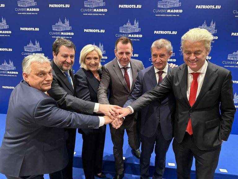 FOTOGRAFÍA. MADRID (REINO DE ESPAÑA), 07 DE FEBRERO DE 2025. Cumbre Patriotas (Patriots Party). ¿Qué se celebra? Este viernes, 7 de febrero, comienza en Madrid, la capital del Reino de la primera cumbre de Patriotas, el partido presidido por el líder de VOX, Santiago Abascal Conde, y cuyo grupo parlamentario en Europa, «Patriots for Europe» (Patriotas por Europa), engloba a las principales fuerzas patriotas del continente, siendo la tercera fuerza política en el Parlamento Europeo tras el Partido Popular Europeo y el Grupo Socialista. Participan Martín Helme (Estonia), Afroditi Latinopoulou (Grecia), Petr Macinka (República Checa), Krzysztof Bosak (Polonia), André Ventura (Portugal), Andrej Babis (Chequia), Geert Wilders (Países Bajos), Matteo Salvini (Italia), Marine Le Pen (Francia), Viktor Orban (Hungría), Santiago Abascal (España y presidente de Patriots). Lasvocesdelpueblo (Ñ Pueblo)