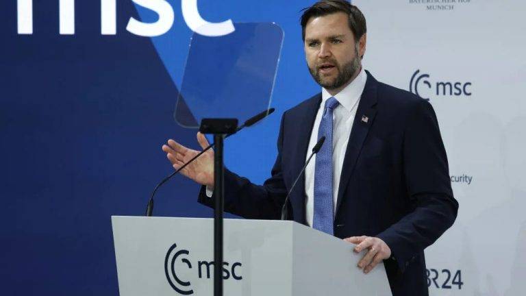 FOTOGRAFÍA. MUNICH 8ALEMANIA), 14 DE FEBRERO DE 2025. El vicepresidente de los Estados Unidos de América de la Administración Donald John Trump, James David Vance (James D. Vance), ha participado este viernes en una conferencia sobre "seguridad" organizada por la Unión Europea en Múnich, ciudad capital del estado sureste de la República Federal de Alemania, capital de Baviera. captura vídeo/Lasvocesdelpueblo (Ñ Pueblo)