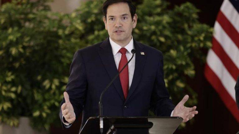 FOTOGRAFÍA. SAN JOSÉ (COSTA RICA), 04 DE FEBRERO DE 2025. El secretario de Estado de los Estados Unidos de América (EE.UU.) por el Partido Republicano estadounidense, Marco Antonio Rubio (Marco Rubio), habla este martes en la Casa Presidencial en San José (Costa Rica). Efe