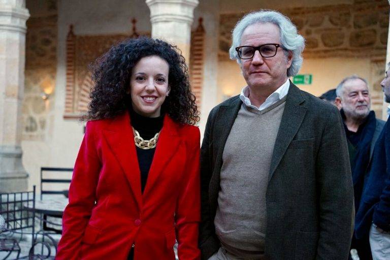 FOTOGRAFÍA. SEGOVIA (CASTILLA Y LEÓN) REINO DE ESPAÑA, 27 DE FEBRERO DE 2025. El secretario general de Cs, Carlos Pérez-Nievas López de Goicoechea (d), ha sido registrado este jueves en Segovia (Castilla y León) junto a la concejal de su formación en esta ciudad, Noemí Otero Navares (i). "estamos construyendo ese espacio con quienes creen en un liberalismo reformista, sensato y moderado (BUENISMO), que defienda la igualdad (WOKE) de oportunidades y que ponga el foco en el progreso (WOKE) del país y no en intereses partidistas". Lasvocesdelpueblo (Ñ Pueblo)