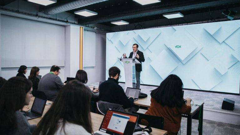 FOTOGRAFÍA. MADRID (REINO DE ESPAÑA), 24 DE FEBRERO DE 2025. El portavoz nacional de esta formación política, José Antonio Fúster, ofrece una rueda de prensa en la sede del partido en calle Bambú 12 de Madrid, Tras la reunión del Comité de Acción Política de VOX. Lasvocesdelpueblo (Ñ Pueblo)