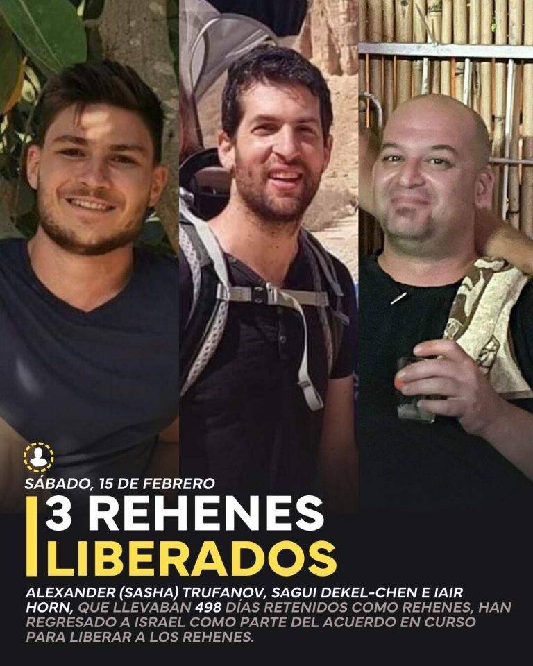 FOTOGRAFÍA. JERUSALÉN 8ISRAEL), 15 DE FEBRERO DE 2025. Los grupos terroristas islamofascistas y antisemitas gazatíes, Hamas ISIS e Yihad Islámica Palestina han entregado este sábado a los rehenes israelíes Alexander (Sasha) Troufanov de 29 años; Sagui Dekel Chen de 36 años e Iair Horn de 46 años, quienes ya están en suelo soberano de del Estado de Israel con sus respectivos familias luego de check médico, tras 498 días en el cautiverio del califato islámico de Gaza, desde el pasado sábado 7 de octubre de 2023 cuando los servidores del mal invadieron Israel en un ataque masivo sin precedente por tierra, mar y aire, asesinando al menos 1.200 personas y secuestrando a otras 240 de los que hasta la fecha de hoy, restando a los tres secuestrados de hoy, un total de 73 siguen en el infierno terrorista de la franja de Gaza. Tzáhal/Lasvocesdelpueblo (Ñ Pueblo)