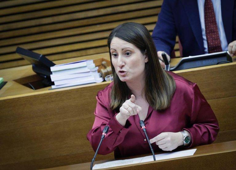 FOTOGRAFÍA. VALENCIA (COMUNIDAD VALENCIANA) REINO DE ESPAÑA, 19 DE FEBRERO DE 2025. La portavoz adjunta del Grupo Parlamentario VOX en las Cortes Valencianas, Ana Vega Campos, registrada este miércoles durante una sesión parlamentaria de Las Cortes Valencianas. Lasvocesdelpueblo (Ñ Pueblo)
