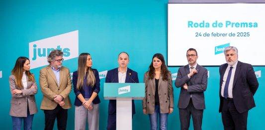 FOTOGRAFÍA. BARCELONA (REINO DE ESPAÑA), 24 DE FEBRERO DE 2025. El secretario general del partido e indultado preso golpista del PROCÉS, Jordi Turull Negre, ofrece una rueda de prensa en la sede de la formación derechista cobarde, WOKE, separatista y migracionista en Barcelona. Lasvocesdelpueblo (Ñ Pueblo)