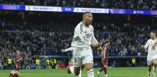 FOTOGRAFÍA. MADRID (COMUNIDAD DE MADRID) REINO DE ESPAÑA, 19 DE FEBRERO DE 2025. El delantero francés del Real Madrid Kylian Mbappé celebra el segundo gol de su equipo durante el partido de vuelta de la eliminatoria previa a los octavos de final de la Liga de Campeones que Real Madrid y Manchester City disputan en el estadio Santiago Bernabéu. Efe
