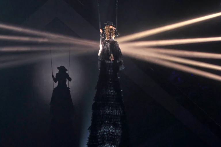 FOTOGRAFÍA. BENIDORM (ALICANTE) COMUNIDAD VALENCIANA) REINO DE ESPAÑA, 31 DE ENERO DE 2025. La cantante española Melodía Ruiz Gutiérrez (Dos Hermanas, Sevilla, 12 de octubre de 1990) —más conocida como "Melody"—  durante su actuación en la gala final del Benidorm Fest 2025 que se celebra hoy sábado en la localidad alicantina para elegir al representante español en el Eurovisión 2025. Efe