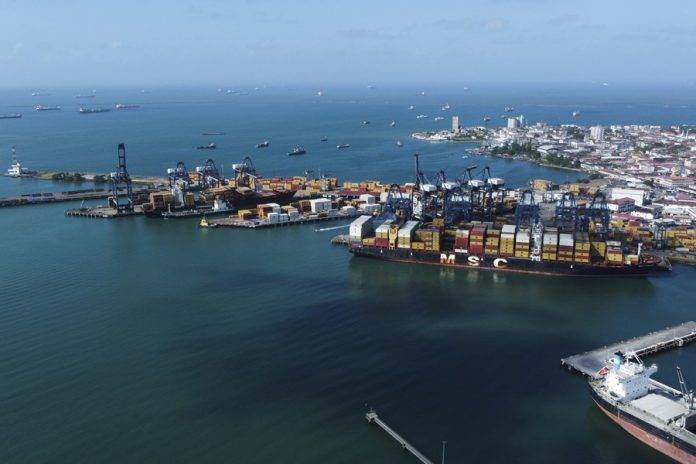 FOTOGRAFÍA. Aerial view of the Port of Cristobal in Colon, Panama, January 24, 2025 (Issued January 25, 2025). Panama's five main ports are located in the areas adjacent to the interoceanic canal, now in the eye of the hurricane due to the declared intention of US President Donald Trump to retake control of the waterway alleging Chinese interference in its operation, which the Panamanian government has flatly rejected. Efe