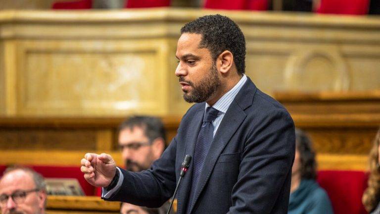 VOX: Illa (PSC) destina 9 millones de euros para imponer el catalán mientras un 33% de  niños se encuentran en riesgo de pobreza y hay catalanes que no llegan a final de mes 