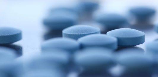 FOTOGRAFÍA. BARCELONA (REINO DE ESPAÑA), 12 DE MARZO DE 2024. Detalle de la droga de diseño, el Nitazeno. Las nuevas drogas conocidas como los "nitazenos" son "más potentes que el fentanilo". Se trata -explica el Instituto Español de Formadores en Salud (IEFS)- de una clase de opioides sintéticos con más de 20 compuestos únicos. Añade que los nitazenos engloban más de 20 compuestos únicos, incluido el isotonitazeno, que se identificó en 2019 y se le conoce como "ISO". A parte de este, el nitazeno incluye el metonitazeno, el protonitazeno y el etonitazeno. IEFS/Lasvocesdelpueblo (Ñ Pueblo)