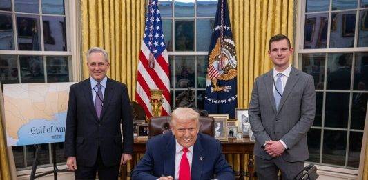 FOTOGRAFÍA. WASHINGTON (ESTADOS UNIDOS DE AMÉRICA), 06 DE MARZO DE 2025. La Administración Donald John Trump/James David Vance ha firmado hoy la Orden Ejecutiva de la "Creación y administración de la Reserva Estratégica de Bitcoin y la Reserva de Activos Digitales de los Estados Unidos de América". Lasvocesdelpueblo (Ñ Pueblo)