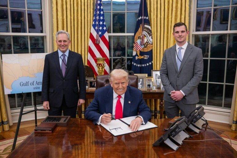 FOTOGRAFÍA. WASHINGTON (ESTADOS UNIDOS DE AMÉRICA), 06 DE MARZO DE 2025. La Administración Donald John Trump/James David Vance ha firmado hoy la Orden Ejecutiva de la "Creación y administración de la Reserva Estratégica de Bitcoin y la Reserva de Activos Digitales de los Estados Unidos de América". Lasvocesdelpueblo (Ñ Pueblo)