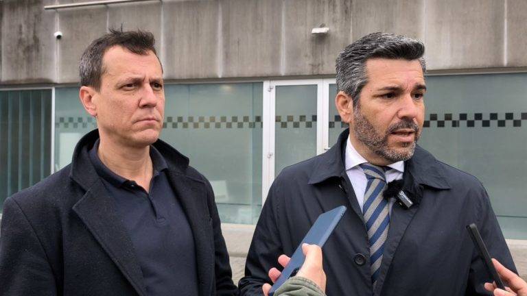 La gincana «Apunta al fatxa» de los grupos nazis Amistat Sant Cugat y ARRAN contra el catalán Marcos Rodríguez acaba en la Fiscalía: «VOX no va a permitir que estos ataques queden impunes»