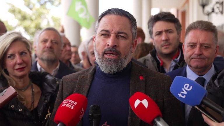 FOTOGRAFÍA. VALLADOLID (CASTILLA Y LEÓN) REINO DE ESPAÑA, 16 DE MARZO DE 2025. El presidente de VOX y de la coalición patriota europea Patriots of Europe, Santiago Abascal Conde, ha atendido este domingo a los medios de comunicación antes de participar en una comida con más de "500 afiliados" en Valladolid, en la comunidad autónoma de Castilla y León. Lasvocesdelpueblo
