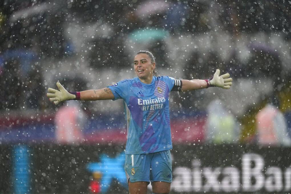 FOTOGRAFÍA. BARCELONA (REINO DE ESPAÑA), 23 DE MARZO DE 2025. La portera del Real Madrid Misa Rodríguez, durante el partido de Liga Femenina disputado este domingo en el Estadi Olímpic Lluís Companys. Efe