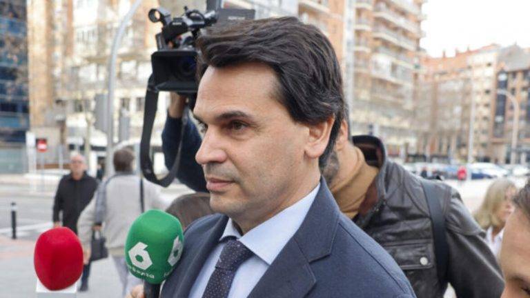 FOTOGRAFÍA. MADRID (COMUNIDAD DE MADRID) REINO DE ESPAÑA, 24 DE FEBRERO DE 2025. En la imagen, Alberto González Amador, marido de la presidente del Gobierno la Comunidad de Madrid por el socialismo azul WOKE Partido Popular (PP), Isabel Natividad Díaz Ayuso,  tras prestar declaración ante la juez que le investiga por dos presuntos delitos fiscales y falsedad documental. Efe