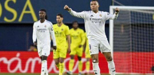 FOTOGRAFÍA. VILA-REAL (CASTELLÓN) COMUNIDAD VALENCIANA) REINO DE ESPAÑA, 15 DE MARZO DE 2025. El delantero francés del Real Madrid Kylian Mbappé celebra el primer gol de su equipo durante el partido de Liga disputado entre el Villarreal y el Real Madrid, este sábado en el Estadio de La Cerámica, en Villarreal. Efe