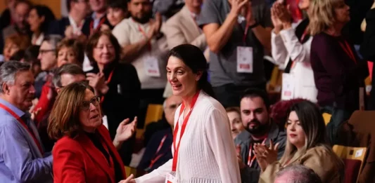 FOTOGRAFÍA. REINO DE ESPAÑA, 02 DE FEBRERO DE 2025. En la imagen Pilar Sánchez Acera, la miembro del Partido Socialista (PSOE), diputada en la VIII y X legislaturas de la Asamblea de Madrid y exasesora de la Presidencia del Gobierno de coalición WOKE de España (La Moncloa), que preside el globalista y wokista Pedro Sánchez Pérez-Castejón. Esta mujer woke y su compinche wokista exsecretario de Estado de Comunicación, Francesc Vallès Vives (PSC/PSOE),  aparecieron en la causa tras el análisis del móvil del ex secretario general del PSOE de Madrid Juan Lobato, que reconoció al magistrado que llevó ante notario los mensajes que se cruzó con la entonces jefa de gabinete del exministro Óscar López, el pasado 14 de marzo. Ella le envió el correo de la defensa de la pareja de Ayuso de cara a su intervención en la Asamblea de Madrid. Efe