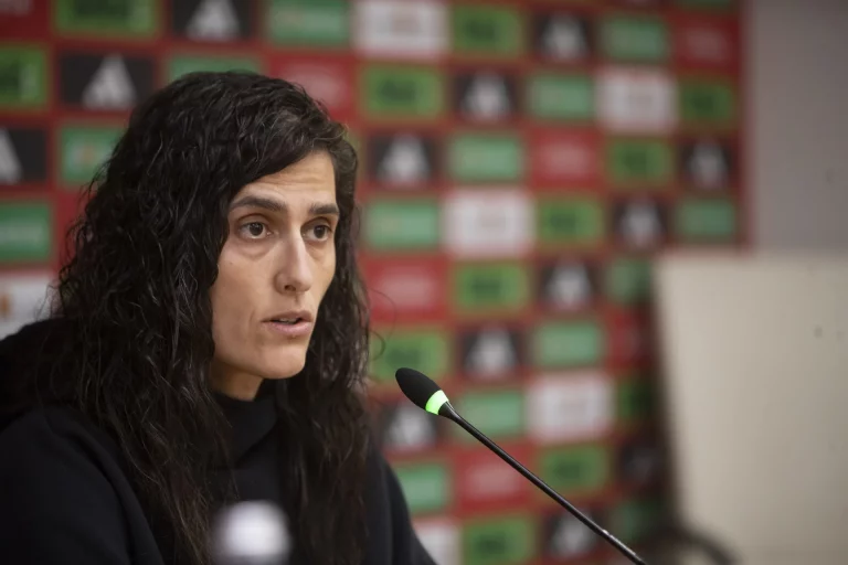 FOTOGRAFÍA. VIGO (GALICIA) REINO DE ESPAÑA, 28 DE MARZO DE 2025. La seleccionadora nacional femenina Montse Tomé da la lista de convocadas para los partidos de la Liga de Naciones contra Portugal. Efe