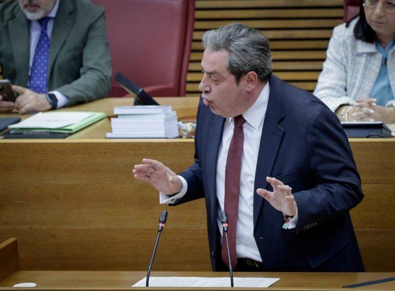 FOTOGRAFÍA. VALENCIA (COMUNIDAD VALENCIANA), 26 DE MARZO DE 2025. El portavoz del Grupo Parlamentario VOX en las Cortes Valencianas, José María Llanos Pitarch, registrado este miércoles durante su intervención en las Cortes Valencianes. Lasvocesdelpueblo (Ñ Pueblo)