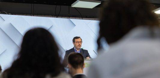 FOTOGRAFÍA. MADRID (REINO DE ESPAÑA), 10 DE MARZO DE 2025. El portavoz Nacional de VOX, José Antonio Fúster Lamelas, ofrece una rueda de prensa en la sede de su partido en calle Bambú 12 de Madrid este lunes tras la reunión del Comité de Acción Política (CAP) de la formación antiWOKE que preside Santiago Abascal Conde. Lasvocesdelpueblo (Ñ Pueblo)