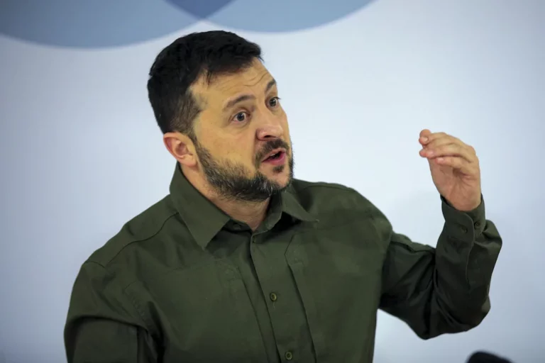 FOTOGRAFÍA. KIEV (UCRANIA), 30 DE OCTUBRE DE 2011. En la imagen el comediante y político ucraniano Volodímir Oleksándrovich Zelenski (Volodímir Zelenski), registrado este 30 de octubre de 2011. Efe