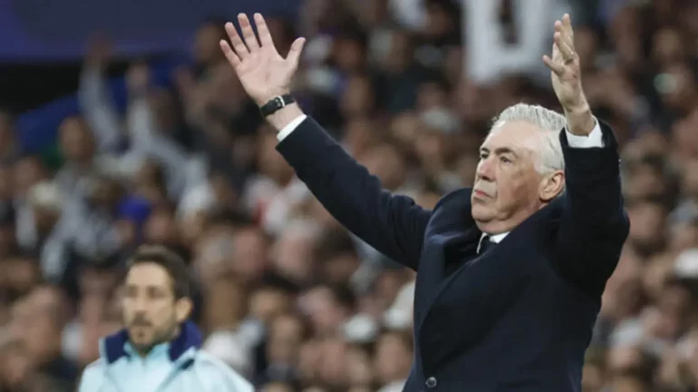 FOTOGRAFÍA. MADRID (REINO DE ESPAÑA), 16 DE ABRIL DE 2025. El entrenador del Real Madrid, el italiano Carlo Ancelotti, en el partido de vuelta de cuartos de final de la Liga de Campeones que Real Madrid y Arsenal jugaron en el estadio Santiago Bernabéu. Efe