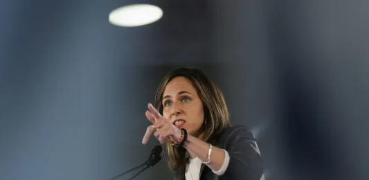 FOTOGRAFÍA. MADRID (REINO DE ESPAÑA), 12 DE ABRIL DE 2025. la política de ultraizquierda migracionista WOKE, Ione Belarra interviene durante la Asamblea Ciudadana de la extrema izquierda Podemos, y es reelegida secretaria general de esta organización de izquierda radical. Efe