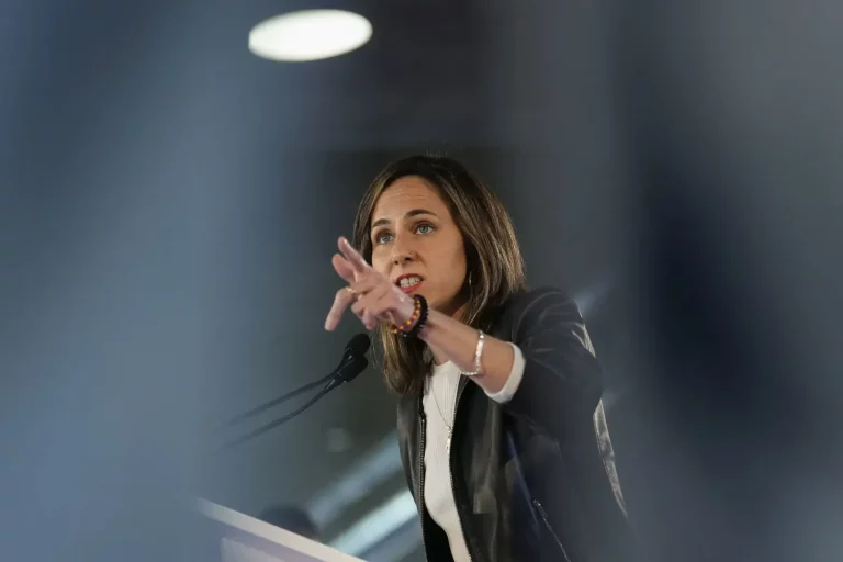 FOTOGRAFÍA. MADRID (REINO DE ESPAÑA), 12 DE ABRIL DE 2025. la política de ultraizquierda migracionista WOKE, Ione Belarra interviene durante la Asamblea Ciudadana de la extrema izquierda Podemos, y es reelegida secretaria general de esta organización de izquierda radical. Efe