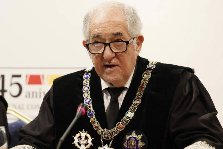 FOTOGRAFÍA. CÁDIZ (ANDALUCÍA) REINO DE ESPAÑA, 18 DE MARZO DE 2025.- El presidente del Tribunal Constitucional (TC) desde el 12 de enero de 2023, a propuesta del Gobierno del Partido Socialista de Pedro Sánchez-Pérez-Castejón, exfiscal general del Estado (Consejero nato del Consejo de Estado) entre el 23 de abril de 2004 y el 19 de diciembre de 2011, a propuesta del Gobierno del socialista José Luis Rodríguez Zapatero, Cándido Conde-Pumpido Tourón, registrado este 18 de marzo en Cádiz, comunidad autónoma de Andalucía. Efe