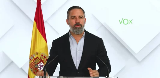 FOTOGRAFÍA. MADRID (REINO DE ESPAÑA), 29 DE ABRIL DE 2025. El presidente de VOX, Santiago Abascal Conde, registrado este mediodía durante una declaración institucional sobre la tragedia del apagón generalizado en España. Lasvocesdelpueblo (Ñ Pueblo)
